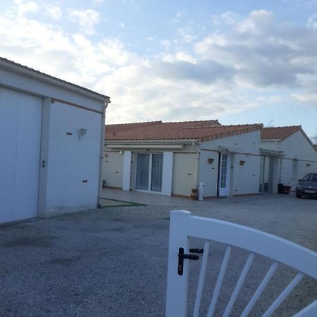 Villa Le Petit Plessis Cure Liré Exterior foto