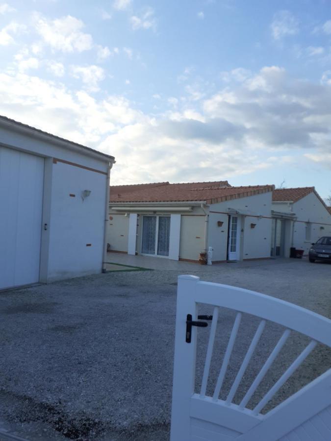 Villa Le Petit Plessis Cure Liré Exterior foto